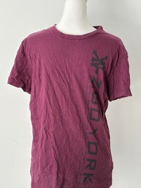 Zoo York Men's Short Sleeve Tee in Burgundy Plum with Black Graphic